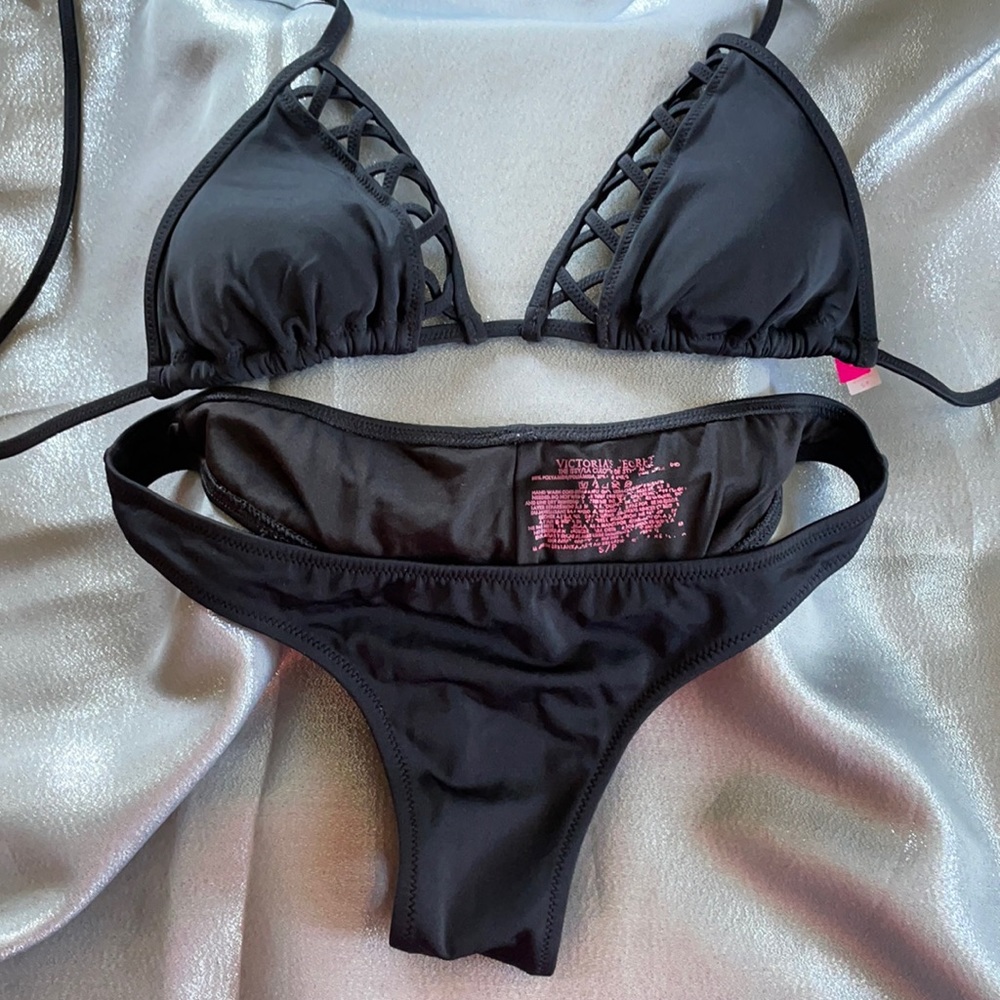 Victoria’s Secret bikini